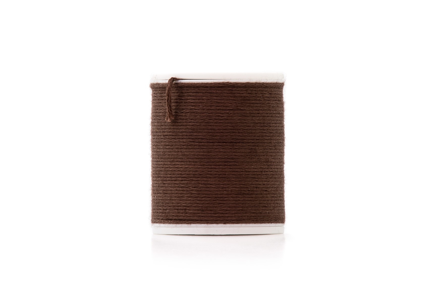 Bobine de fil Madeira Cotona 100% coton, No.4, 100m, couleur unie, pour coutures décoratives sur surjeteuse.