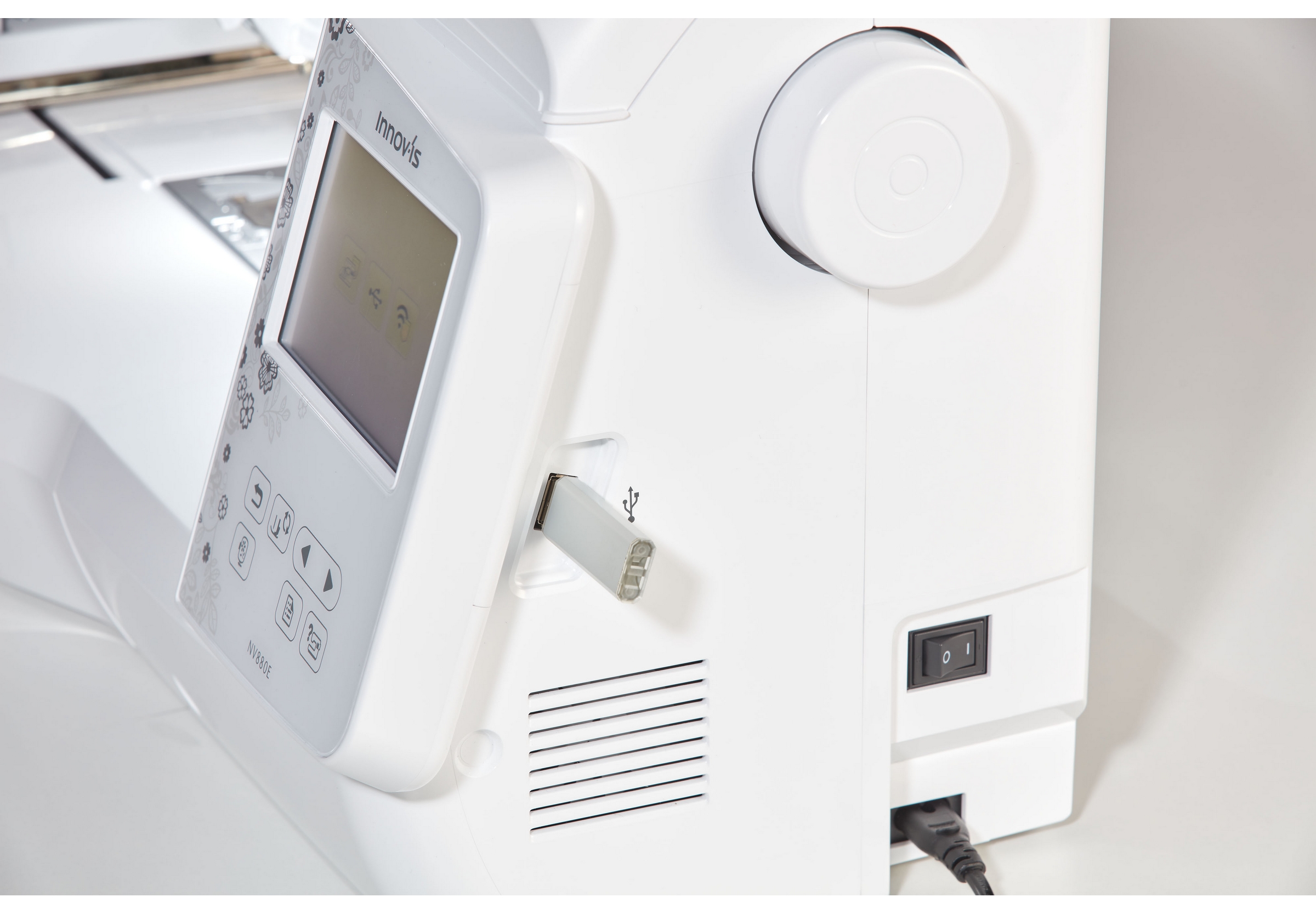 Brother Innov-Is 880E (14)