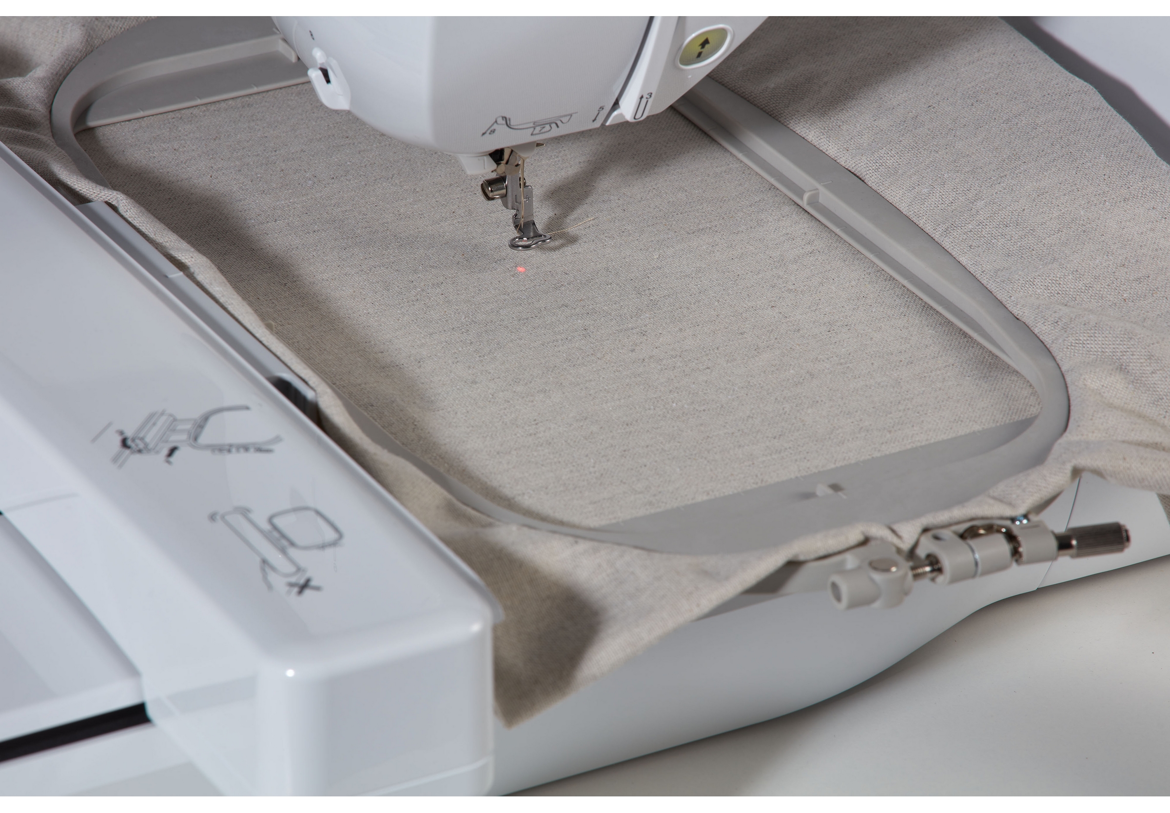 Brother Innov-Is 880E (8)