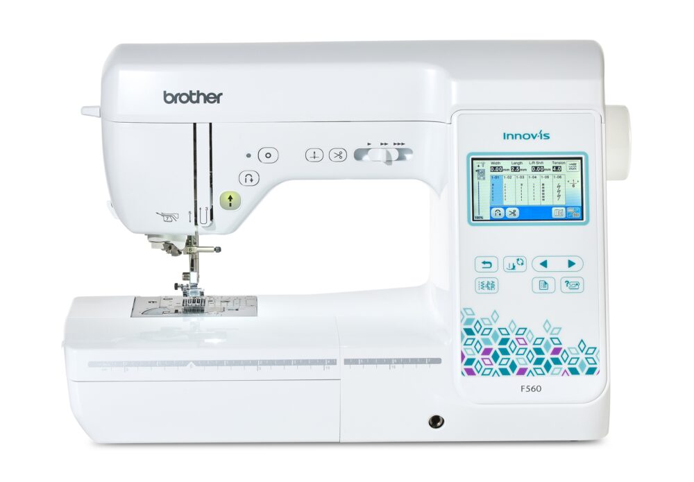 Machine à coudre électronique Brother Innov-Is F560 avec écran tactile couleur
