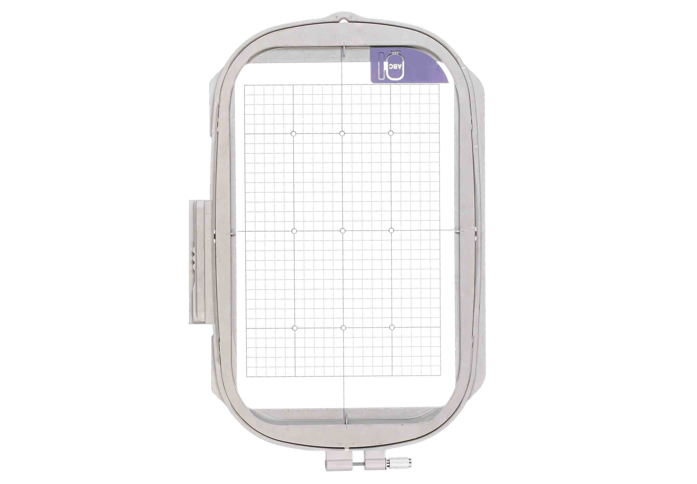 Cadre à broder Sew Tech 20x30 cm, montrant les repères pour un placement précis et la feuille de positionnement