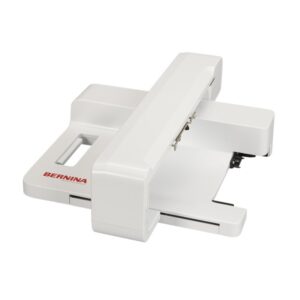 Module de Broderie BERNINA M - Accessoire pour machines 500, 540, 570QE, 590 Module de broderie BERNINA M avec cadres ovale et moyen, compatible Bernina 500, 540, 570QE, 590