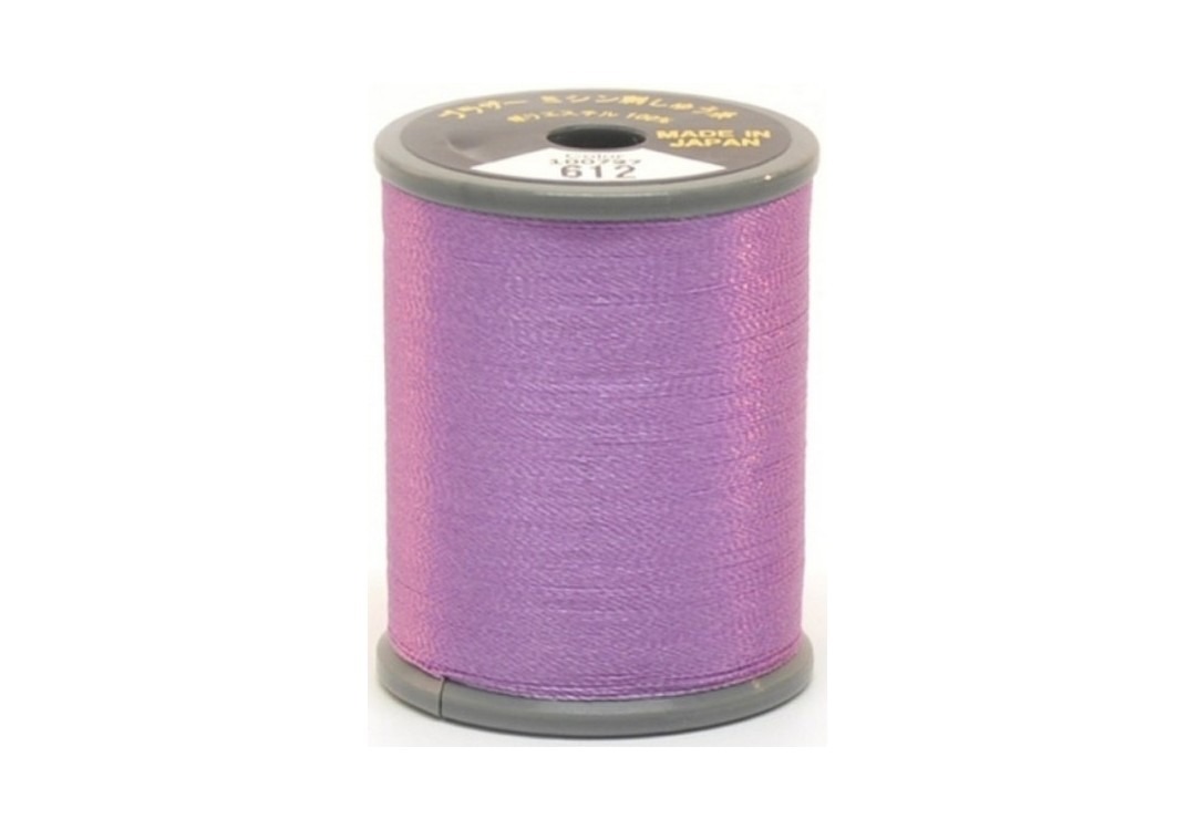 Bobine de fil BROTHER Brillant 300m en polyester, couleur 612, pour broderie et couture.