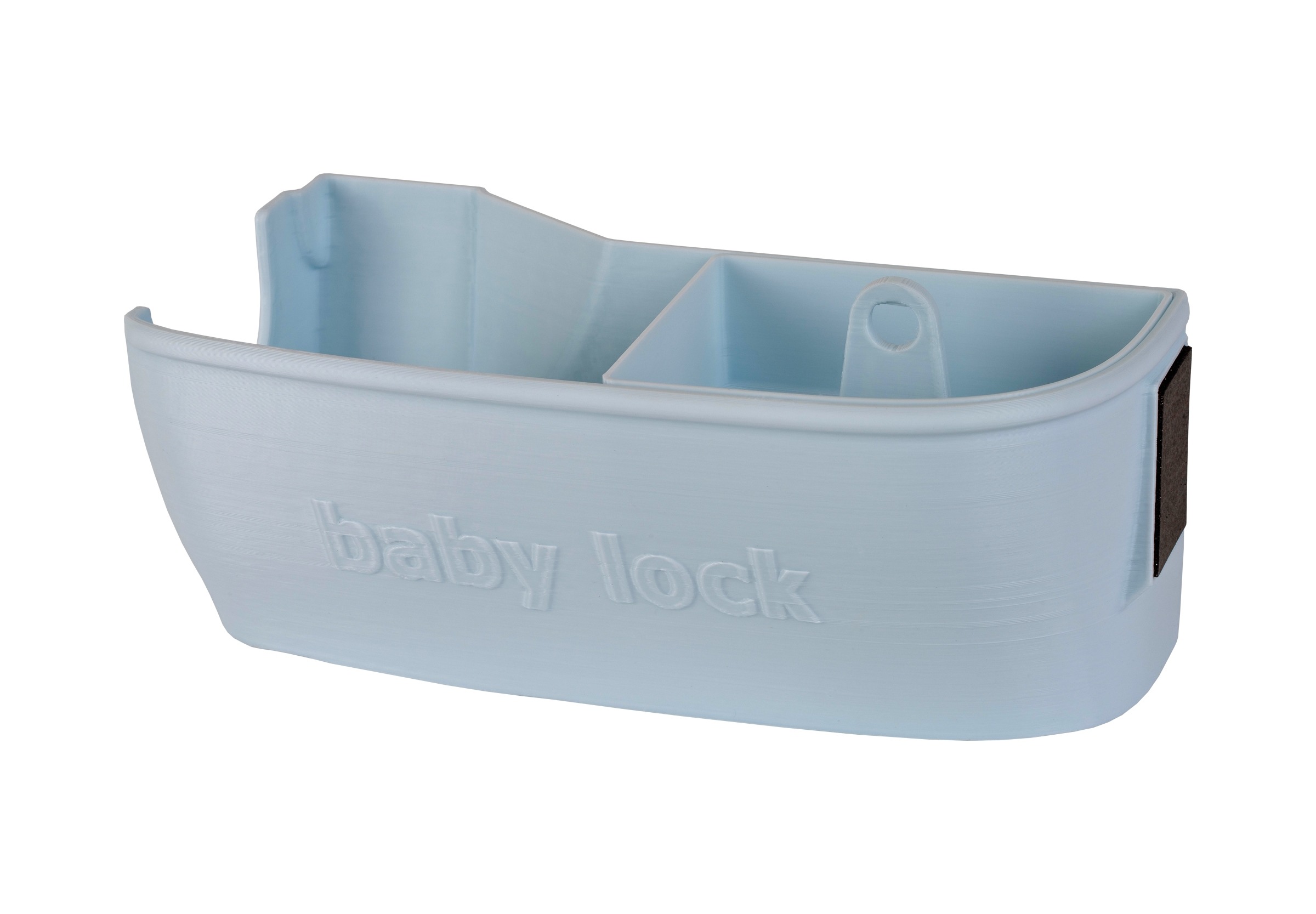 Bac récupérateur déchets Baby Lock Victory Bac récupérateur de déchets bleu mat Baby Lock Victory fixé sur machine, avec compartiment pinces et aimant à épingles.