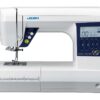 Machine à coudre électronique JUKI HZL G220 vue de face avec ses accessoires inclus